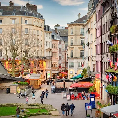 Vieux Marche Sublime Avec Ascenseur