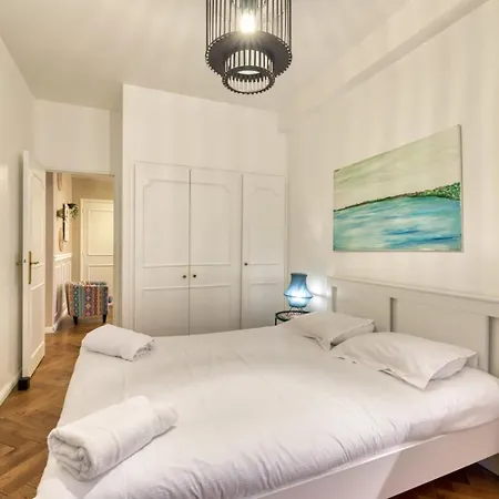 Vieux Marche Sublime Avec Ascenseur Apartment *