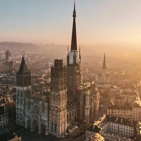 Vieux Marche Sublime Avec Ascenseur