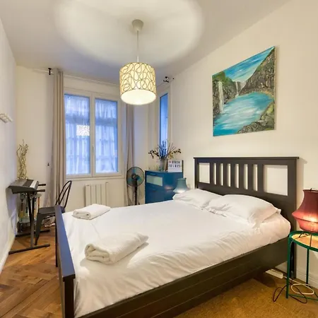 Vieux Marche Sublime Avec Ascenseur