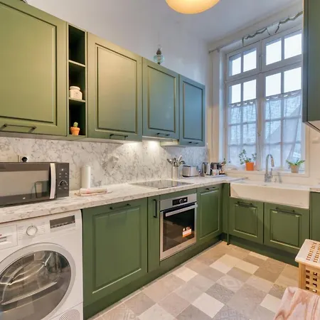 Vieux Marche Sublime Avec Ascenseur *