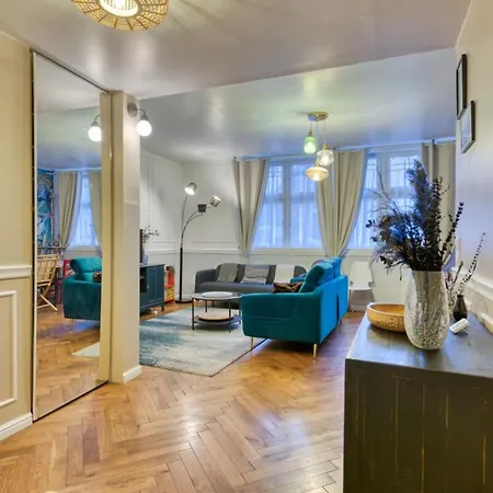 Vieux Marche Sublime Avec Ascenseur *