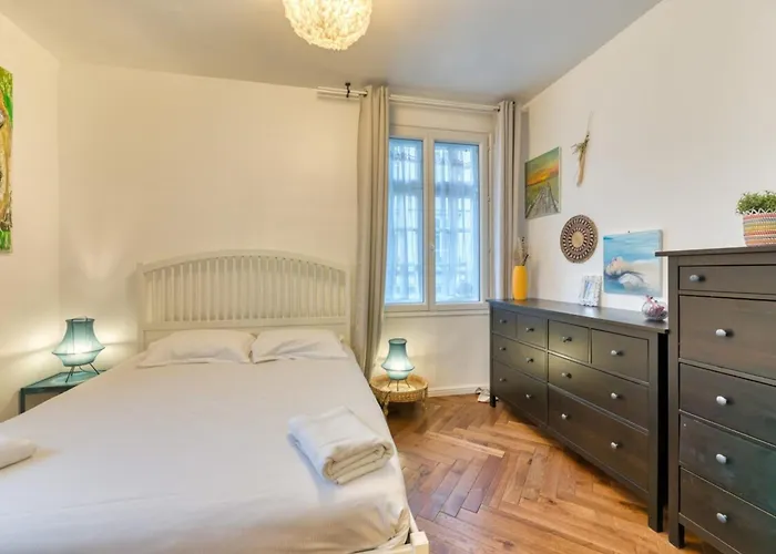 Vieux Marche Sublime Avec Ascenseur